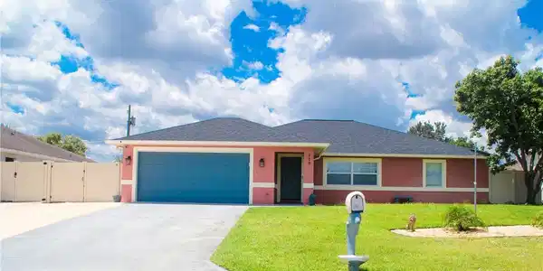 116 Loquat Road NW