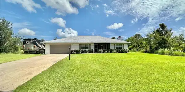 123 Grape Road NW