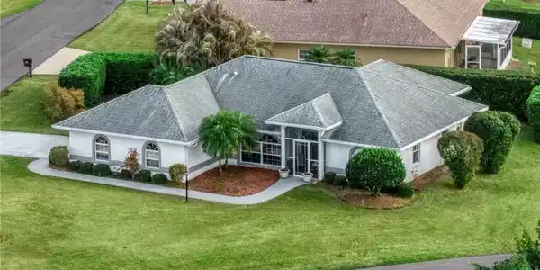 177 Rosewood Drive N