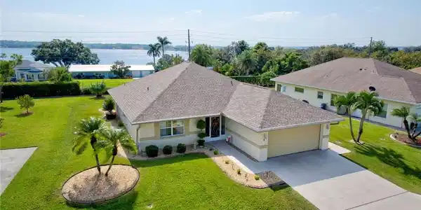 6 Rosewood Court