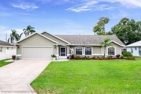 109 Lakefront Court NE