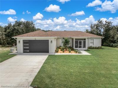 153 Bougainvillea Street NE