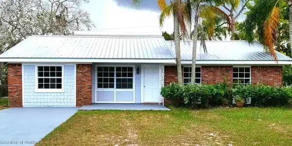 3054 Oleander Drive