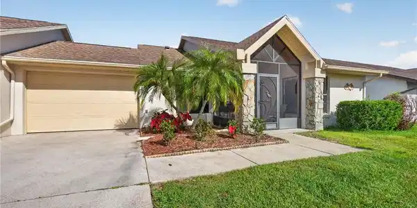 6 Beechwood Way