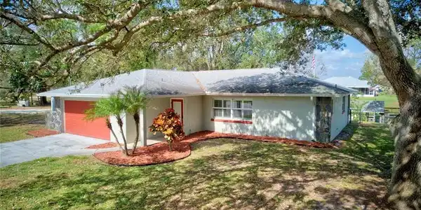 102 Mango Road NE