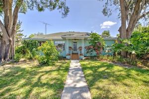 2450 Lakeview Drive