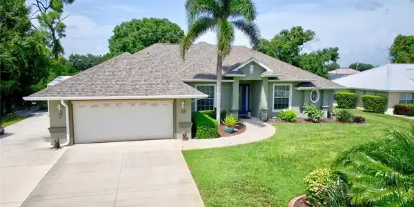 104 Citrus Road NE