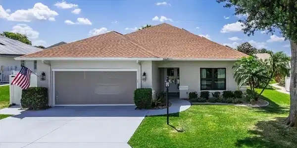 17 Acacia Court N
