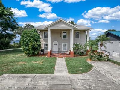 2321 LAKEVIEW Drive