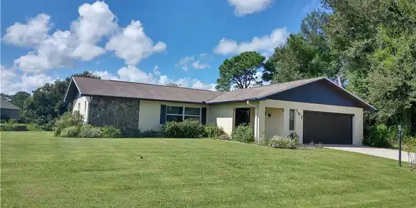 107 Citrus Road NE