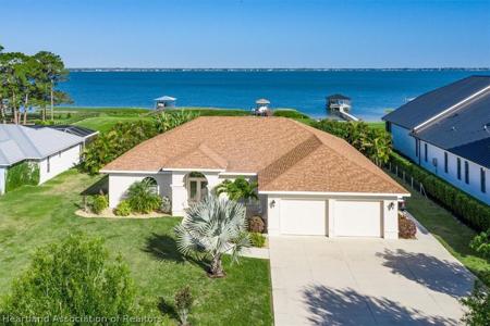 207 South Bear Pointe Drive