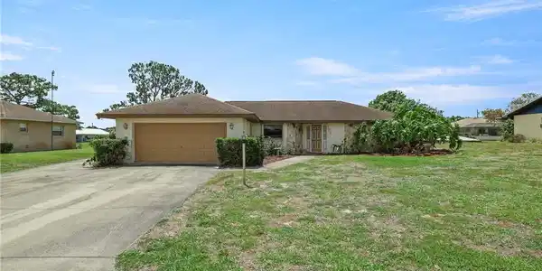 109 Citrus Road NE