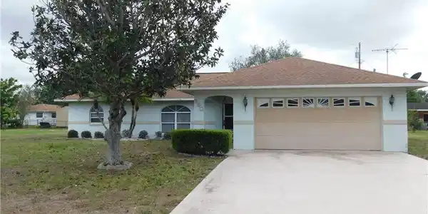 260 Loquat Road NW