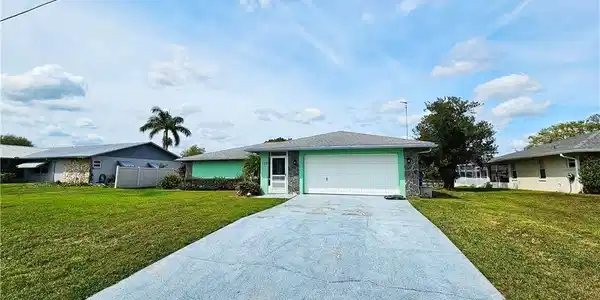 132 Citrus Road NE