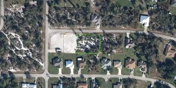 444 Foxdale Road NW