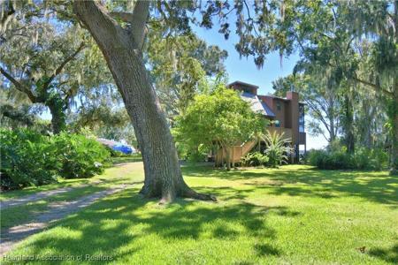 733 N LAKE REEDY Boulevard