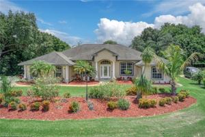 6 Meadowlake Drive