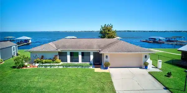 207 Lakerim Court