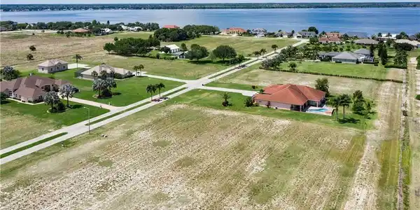 114 SUNSET POINTE DRIVE Road