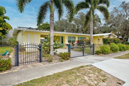 1002 Taseschee Drive