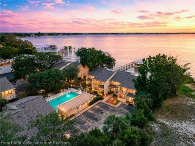 1561 Lakeview Drive