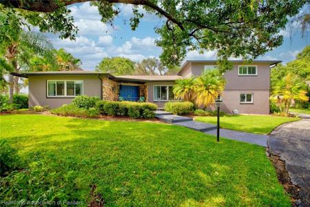 3740 Lakeview Drive
