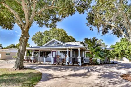 4340 Lakeview Drive
