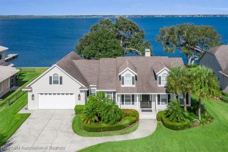 566 Sunset Pointe Drive