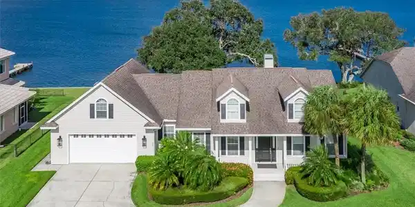 566 Sunset Pointe Drive
