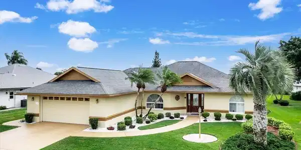 5 Acacia Court N
