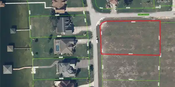 707 SUNSET POINTE DRIVE Drive
