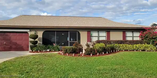 106 Lakefront Court NE