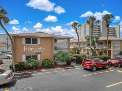 2111 Lakeview Drive