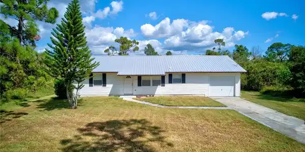 109 Launch Road NW