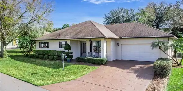 6 Redwood Trail