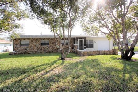 262 Loquat Road NW