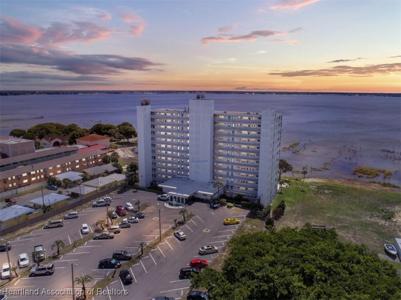 2131 Lakeview Drive