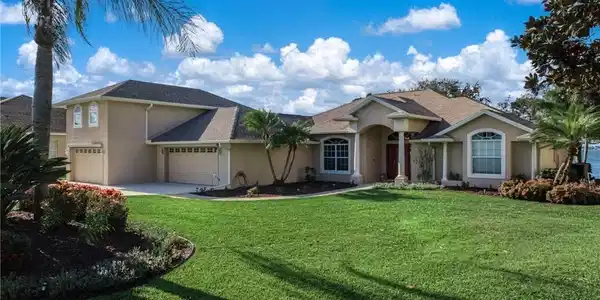 522 Sunset Pointe Drive