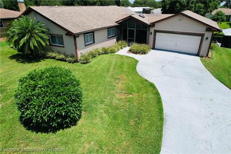 112 Loquat Road NE