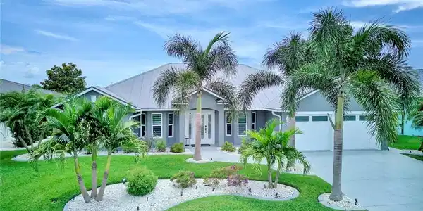 157 Loquat Road NE