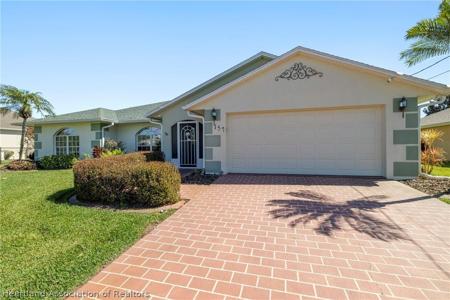 157 NE Citrus Road NE