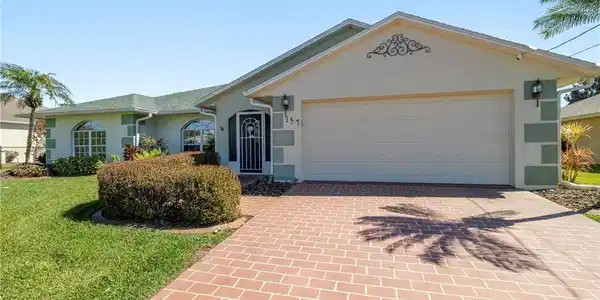 157 NE Citrus Road NE