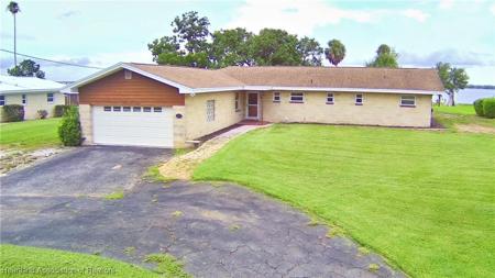 823 N Lake Reedy Boulevard