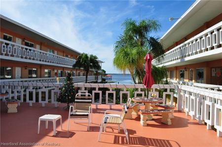 2113 Lakeview Drive