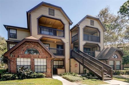 300 Lakepointe Drive