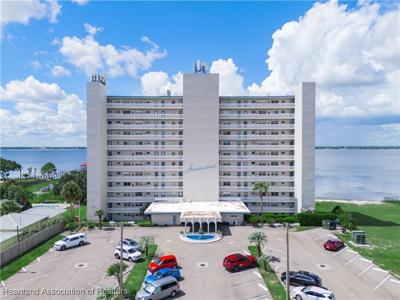 2131 Lakeview Drive