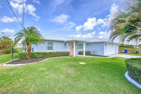 130 Mango Road NE