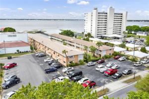 2113 Lakeview Drive