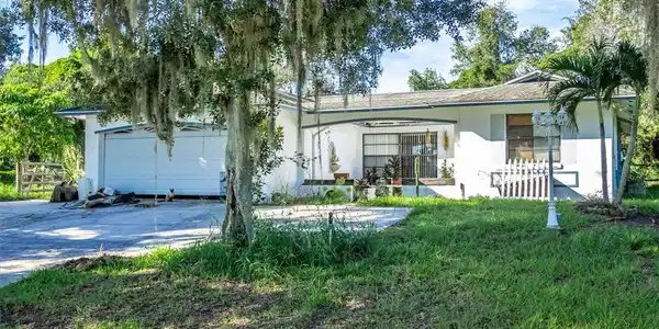 512 Lake Blue Drive