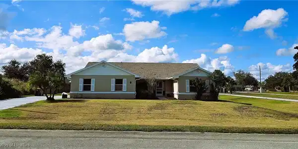 201 Anna Maria Way NE